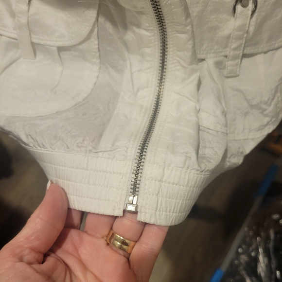 Zenergy by Chico's size 2 NWT black & white zip up vest. - Picture 8 of 10